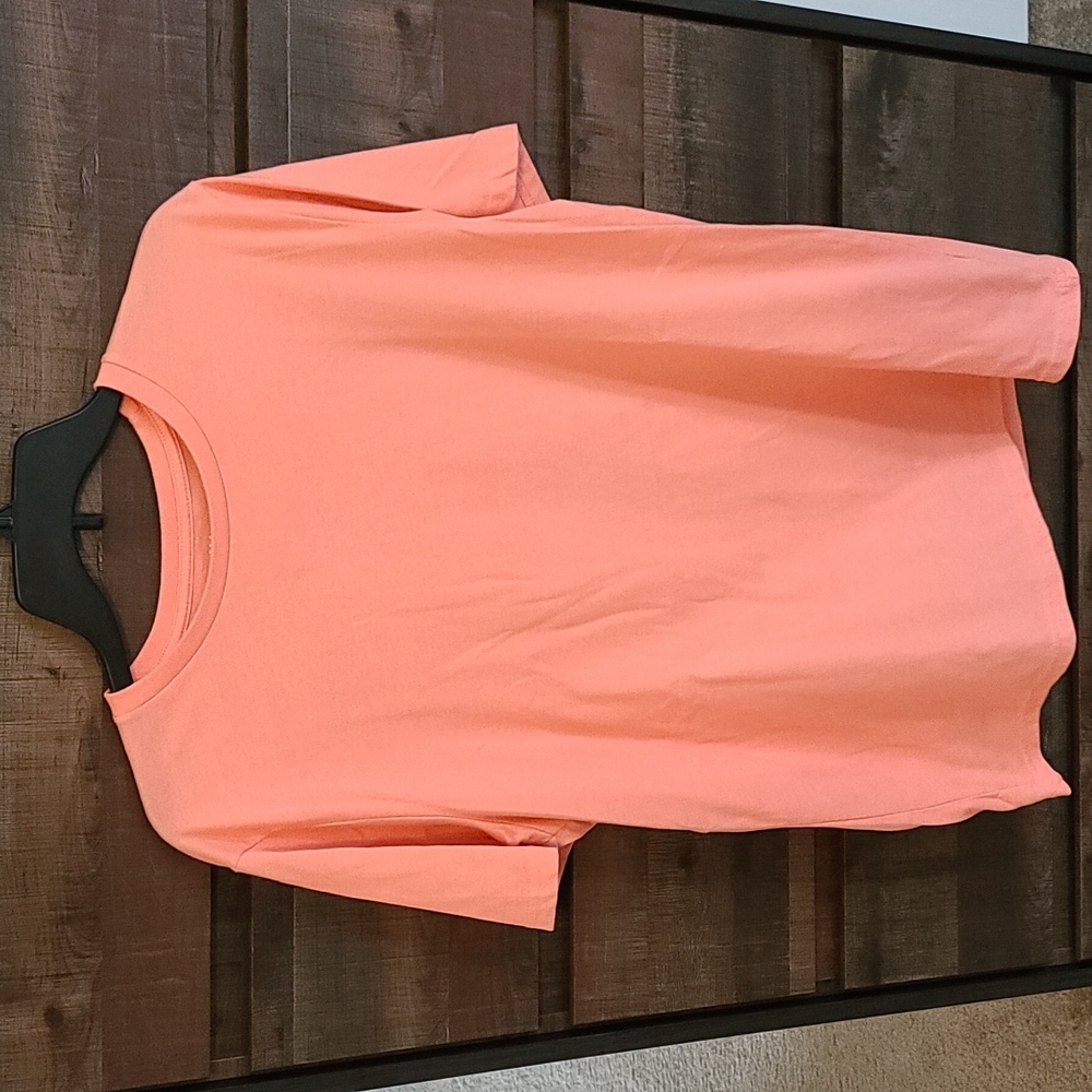 Tee shirt